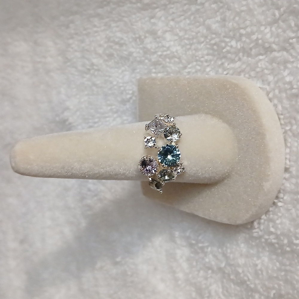 Elegant Multi - Color Swarovski Crystals Ring